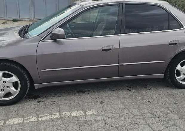 Honda Accord 2000 — լուսանկար 3