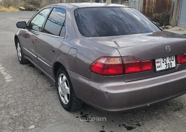 Honda Accord 2000 — լուսանկար 6