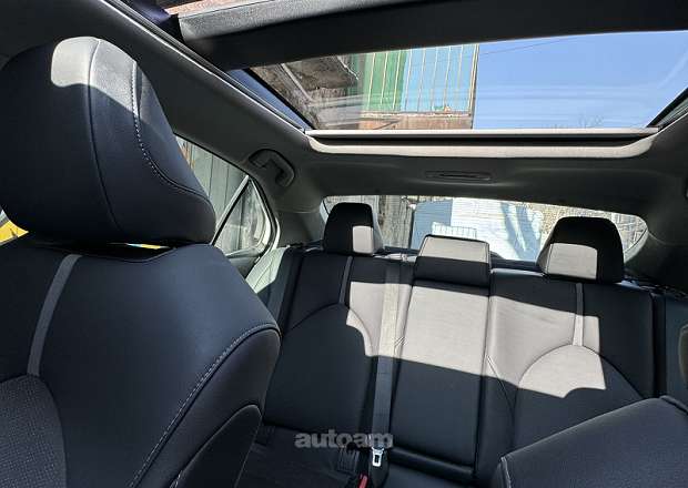 Toyota Camry 2021 — լուսանկար 12