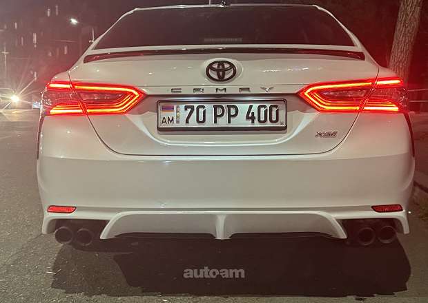 Toyota Camry 2021 — լուսանկար 14