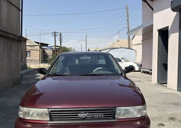 Nissan Sentra 1993 — фото 1