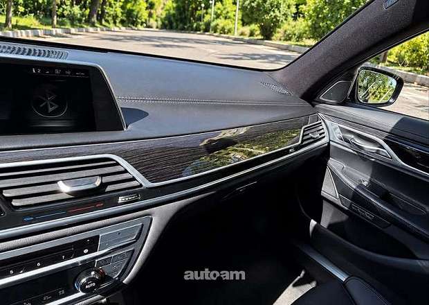 BMW 740