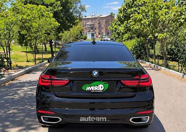 BMW 740
