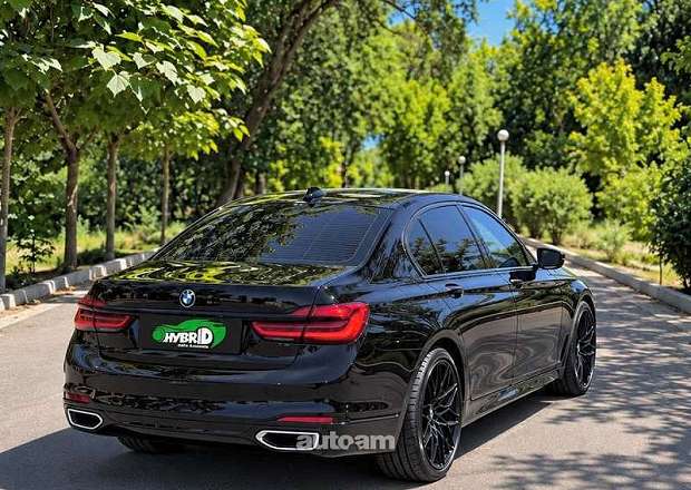 BMW 740