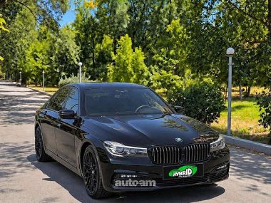 BMW 740  2016 