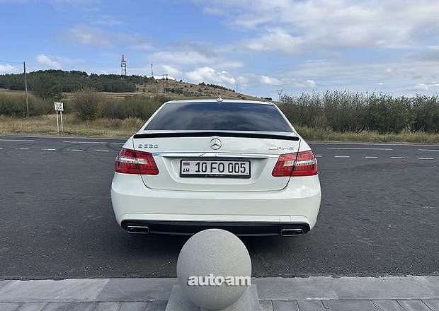 Mercedes-Benz E 350 2010 — photo 4