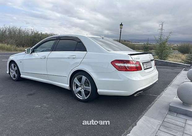 Mercedes-Benz E 350 2010 — photo 3