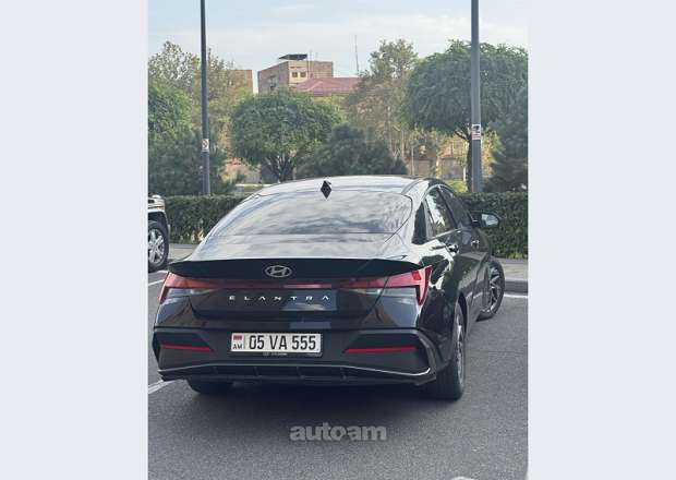 Hyundai Elantra 2024 — photo 1