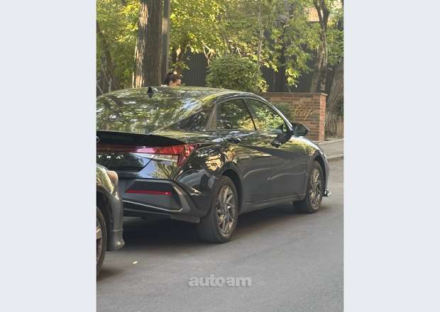 Hyundai Elantra 2024 — photo 3