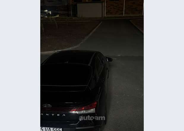 Hyundai Elantra 2024 — photo 4