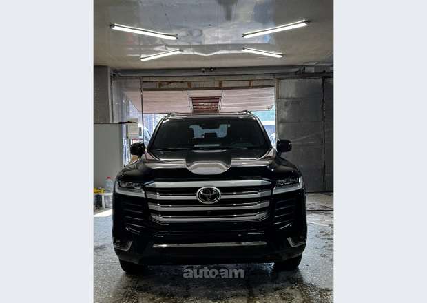 Toyota Land Cruiser 300 2024 — photo 2