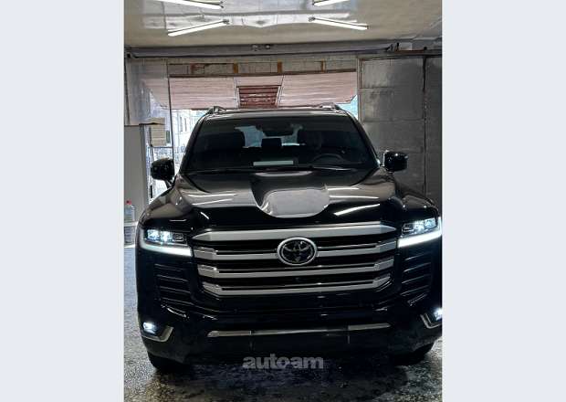 Toyota Land Cruiser 300 2024 — photo 1
