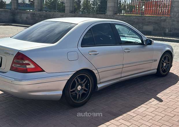 Mercedes-Benz C 240 2003 — լուսանկար 4