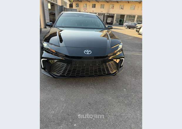 Toyota Camry 2025 — լուսանկար 1