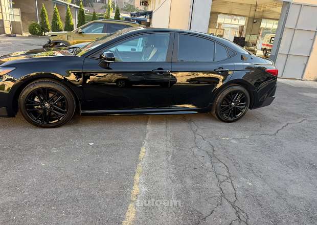 Toyota Camry 2025 — լուսանկար 7