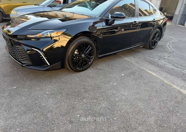 Toyota Camry 2025 — լուսանկար 5