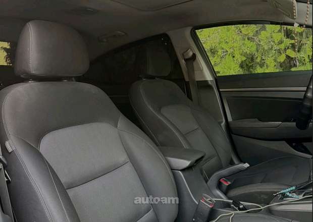 Hyundai Elantra 2017 — լուսանկար 7