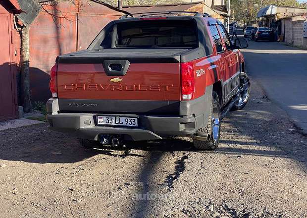 Chevrolet Avalanche 2003 — լուսանկար 1