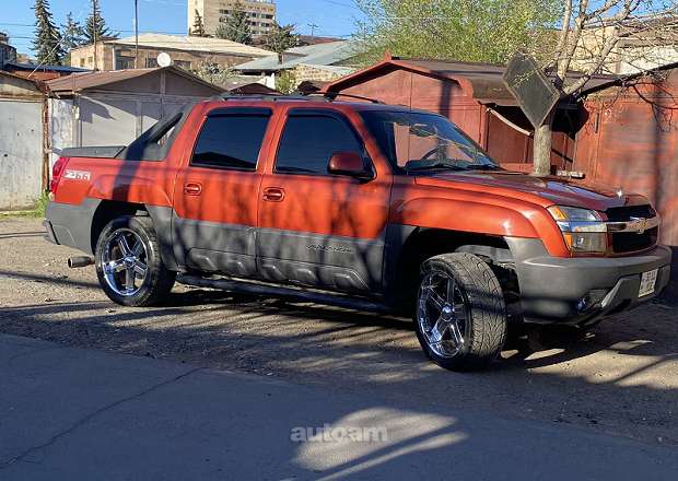 Chevrolet Avalanche 2003 — լուսանկար 2