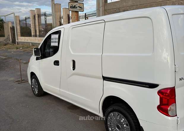 Nissan NV200 2019 — լուսանկար 2