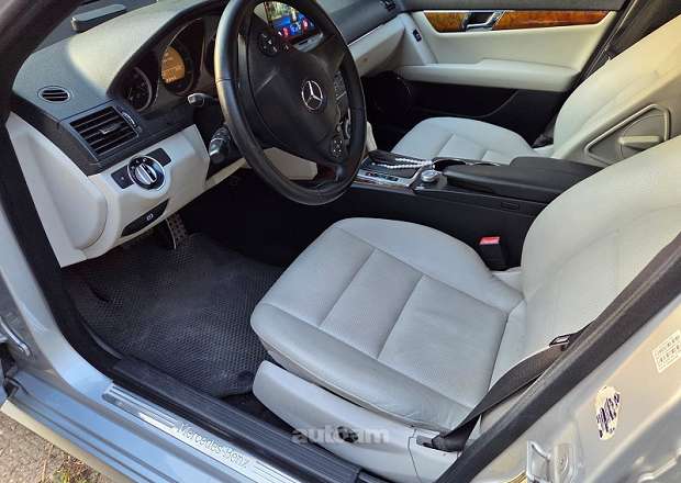 Mercedes-Benz C 300 2010 — լուսանկար 6