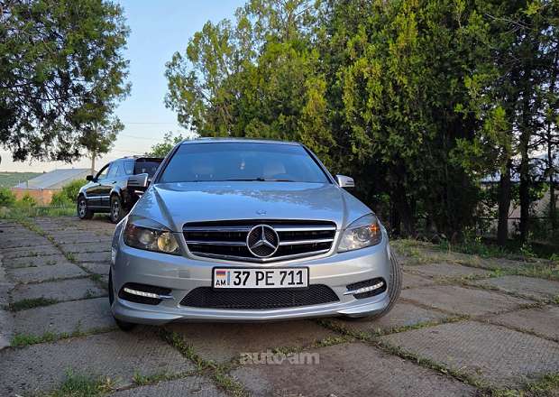 Mercedes-Benz C 300 2010 — լուսանկար 5