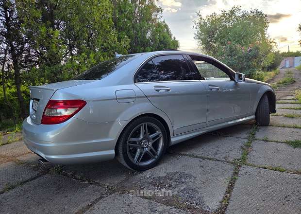Mercedes-Benz C 300 2010 — լուսանկար 3