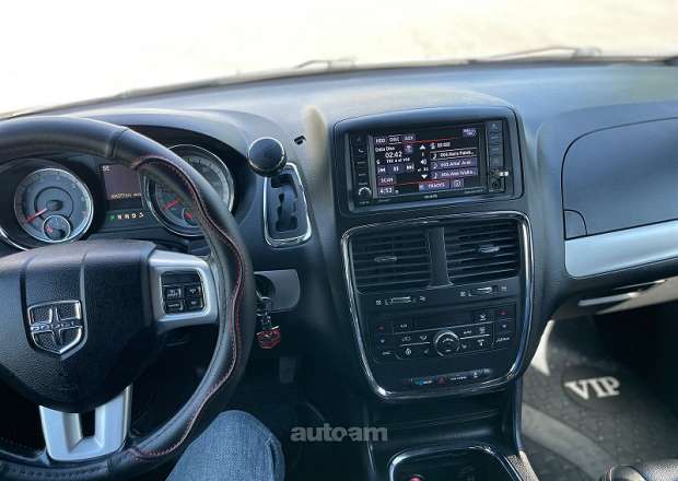 Dodge Grand Caravan 2018 — լուսանկար 11