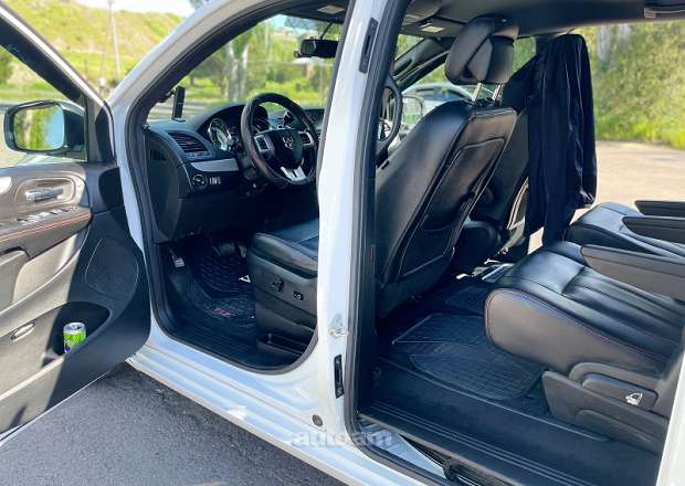 Dodge Grand Caravan 2018 — լուսանկար 15