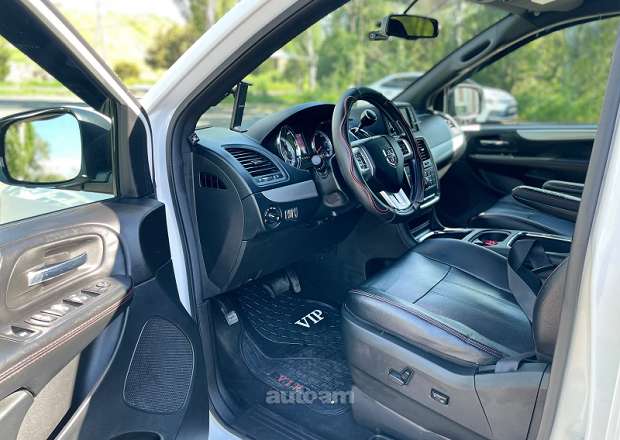 Dodge Grand Caravan 2018 — լուսանկար 6