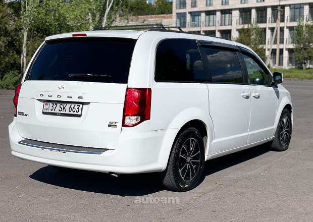 Dodge Grand Caravan 2018 — լուսանկար 2