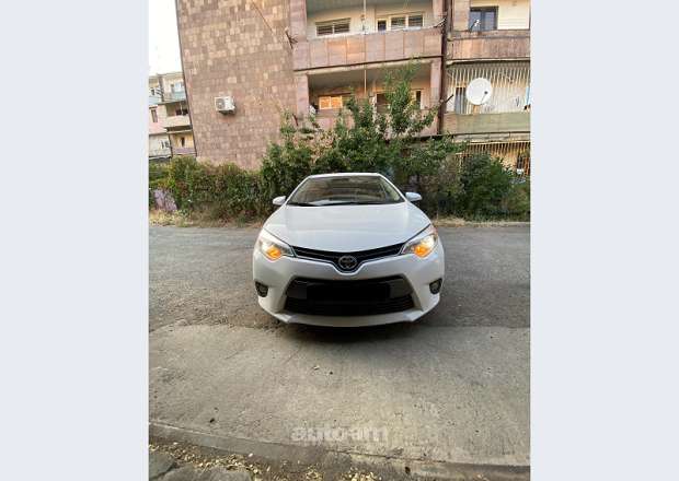 Toyota Corolla 2015 — լուսանկար 2