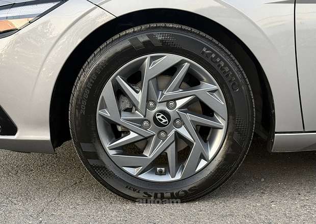 Hyundai Elantra 2024 — լուսանկար 14