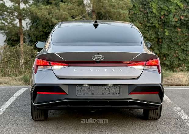 Hyundai Elantra 2024 — լուսանկար 4