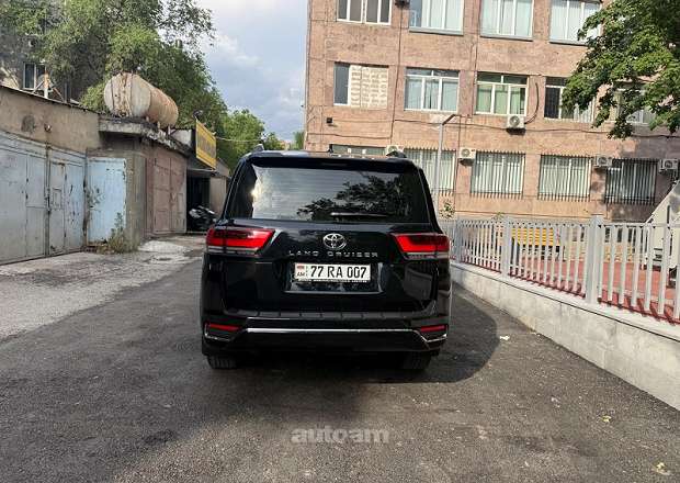 Toyota Land Cruiser 300 2024 — լուսանկար 3