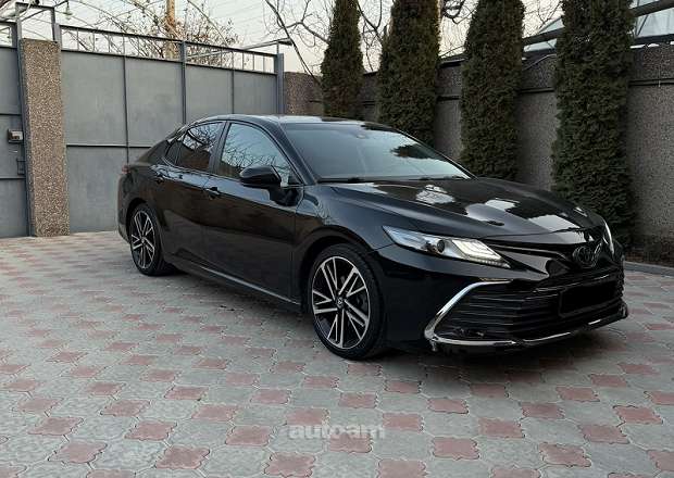 Toyota Camry 2019 — լուսանկար 2