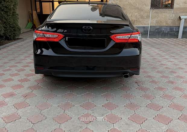 Toyota Camry 2019 — լուսանկար 3
