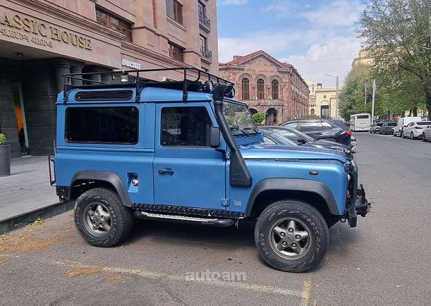 Land Rover Defender 1994 — լուսանկար 3