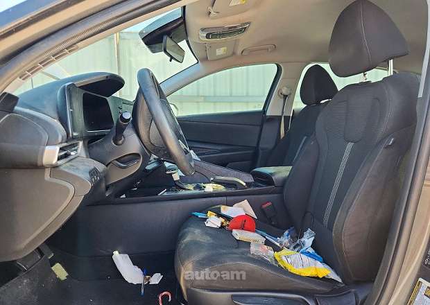 Hyundai Elantra 2024 — լուսանկար 8