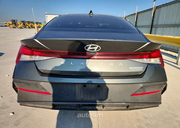 Hyundai Elantra 2024 — լուսանկար 6