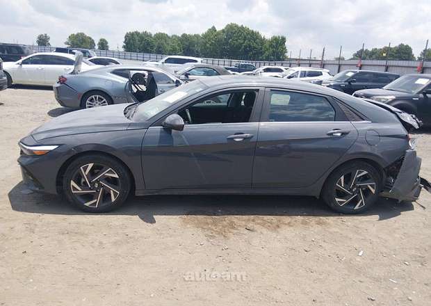 Hyundai Elantra 2024 — լուսանկար 4