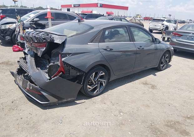 Hyundai Elantra 2024 — լուսանկար 6