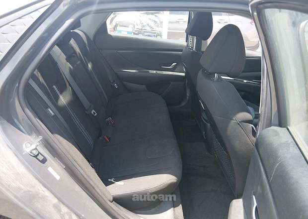 Hyundai Elantra 2024 — լուսանկար 11