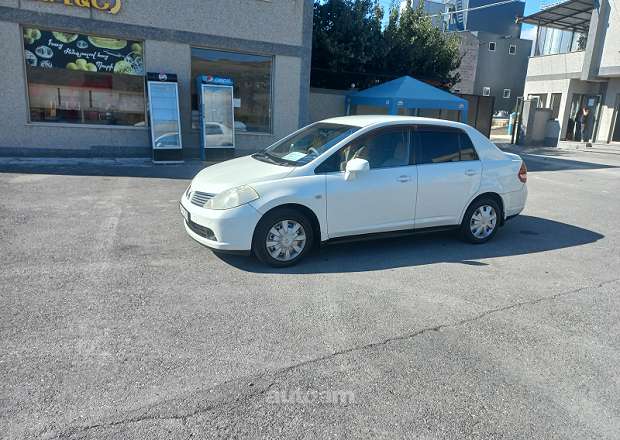 Nissan Tiida 2005 — photo 3