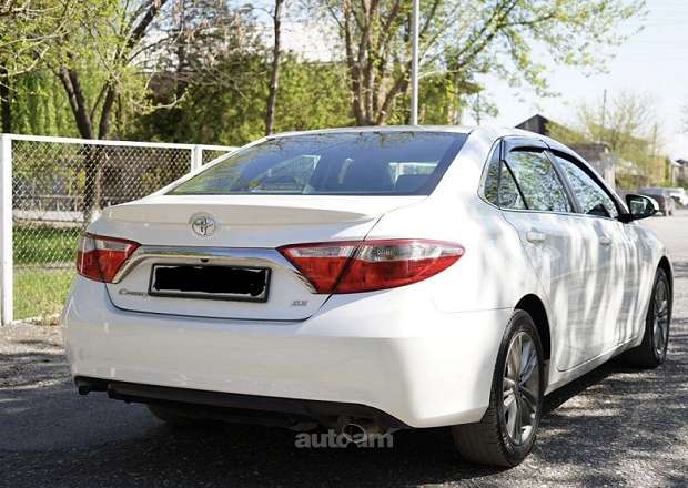 Toyota Camry 2017 — լուսանկար 3