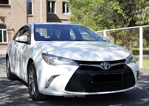 Toyota Camry 2017 — լուսանկար 1