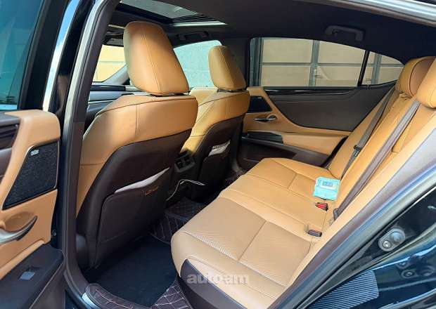 Lexus ES 300h 2020 — photo 9