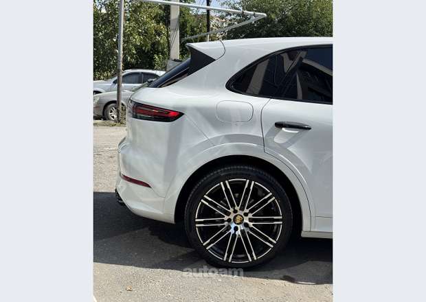 Porsche Cayenne 2020 — photo 3