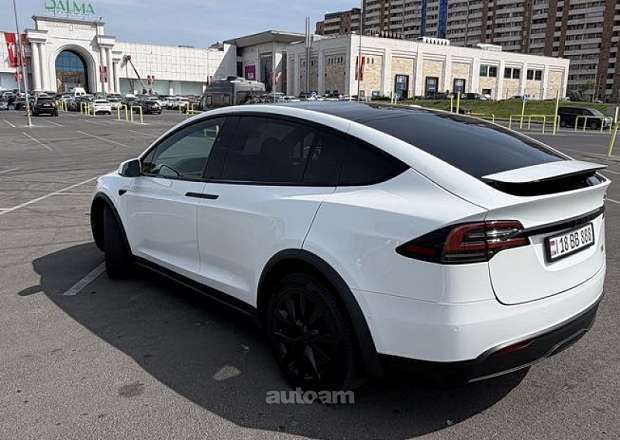 Tesla Model X 2022 — լուսանկար 5