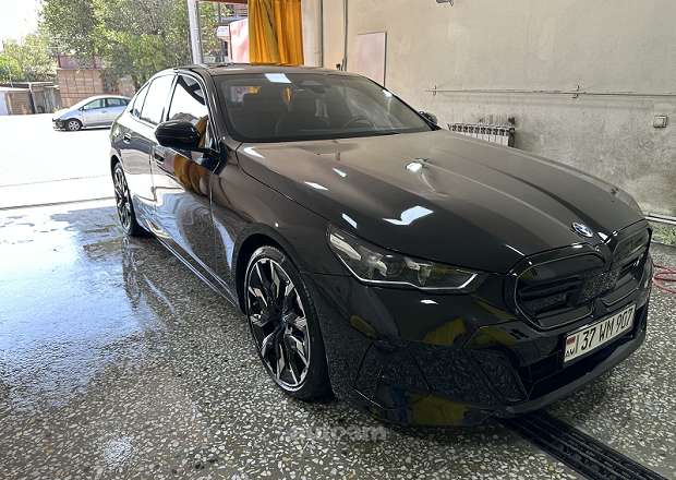 BMW i5